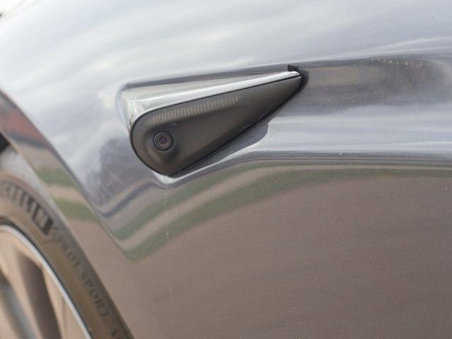 Used 2022 Tesla Model S AWD/4WD image 29