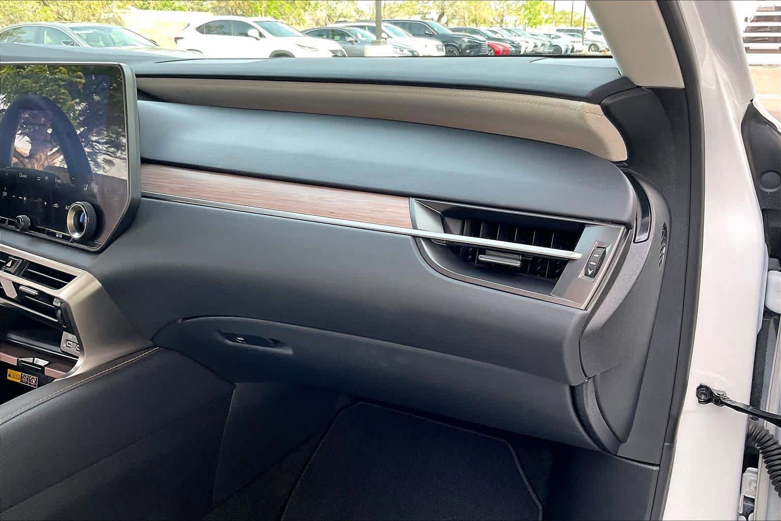 Certified 2024 Lexus RX 350 AWD w/ Convenience Package image 18