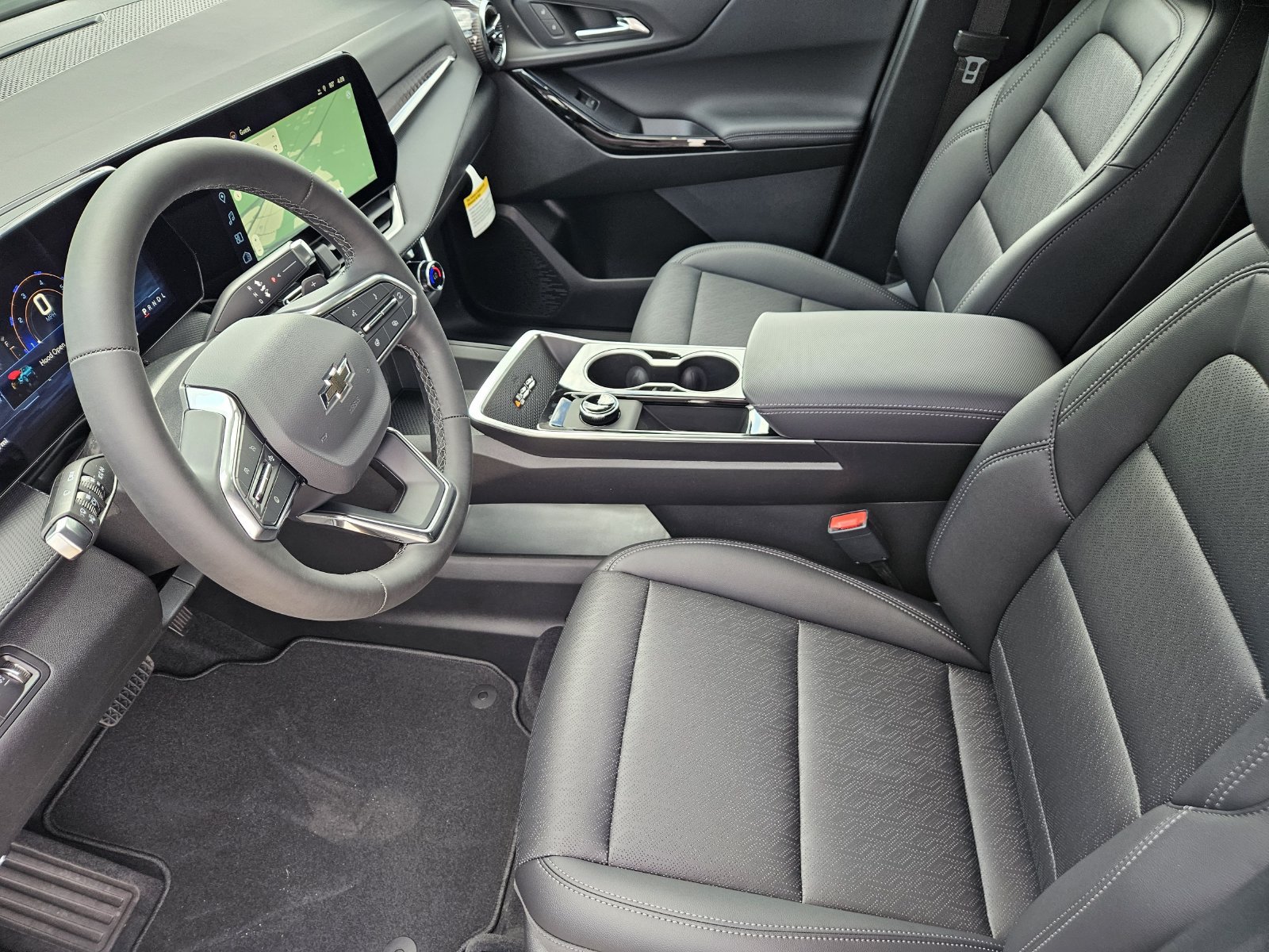New 2027 Chevrolet Equinox LT w/ Convenience Package II FWD image 14