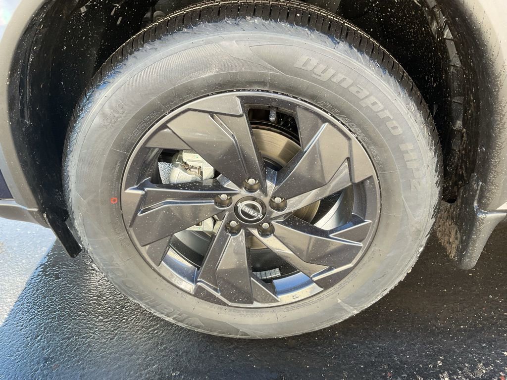 New 2026 Nissan Rogue SV w/ Cold Weather Package AWD/4WD image 9