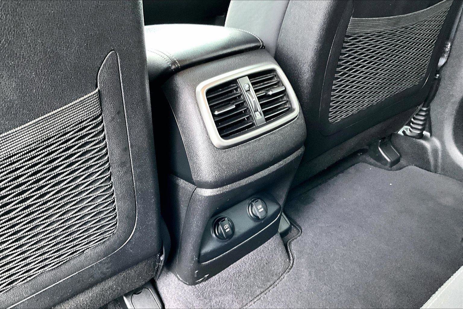 Used 2016 Kia Sorento LX w/ LX Convenience Package image 34