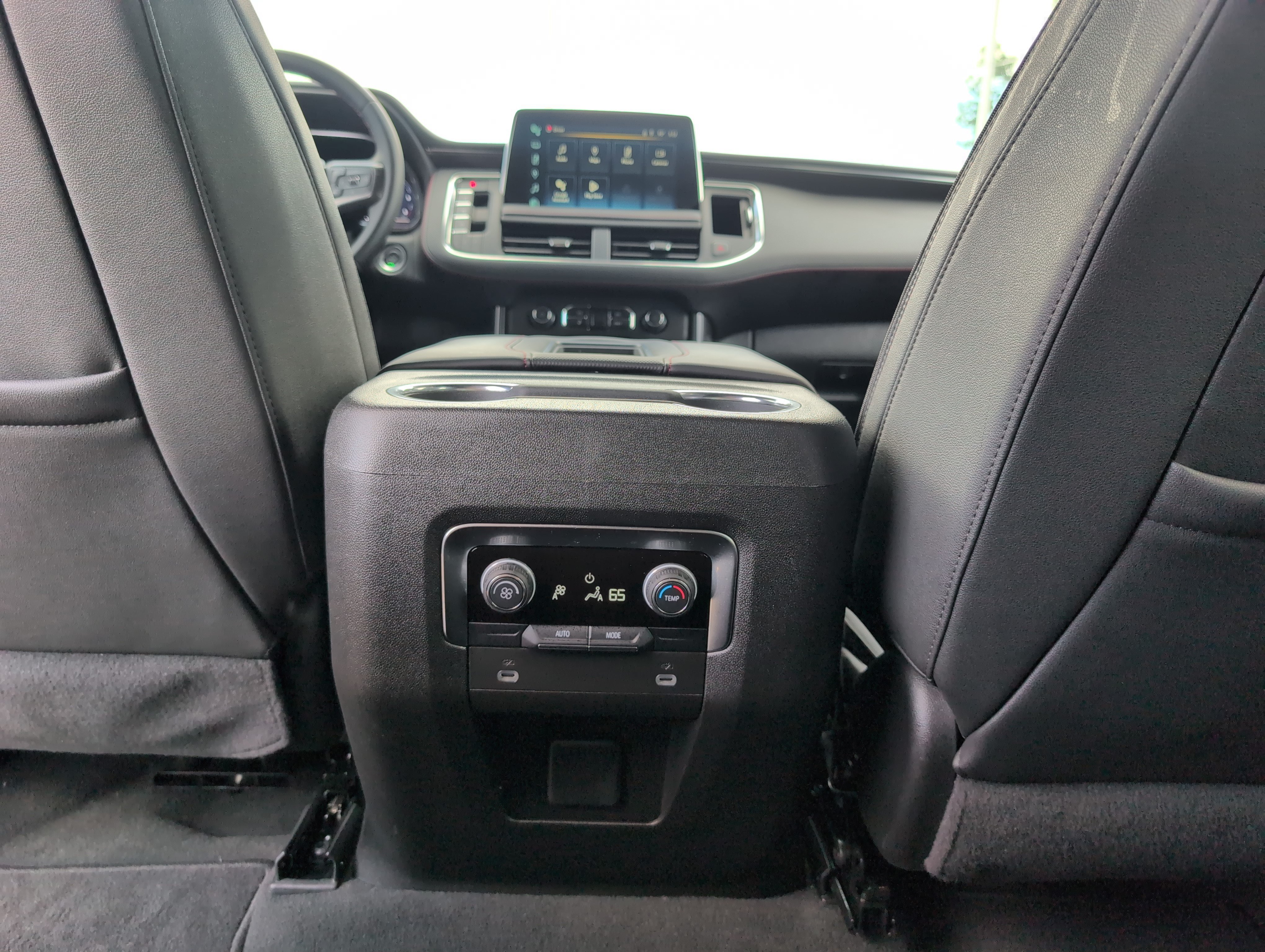 Used 2024 Chevrolet Tahoe RST RWD image 31