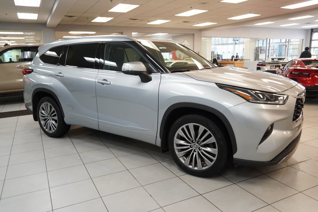 Used 2022 Toyota Highlander Platinum image 15