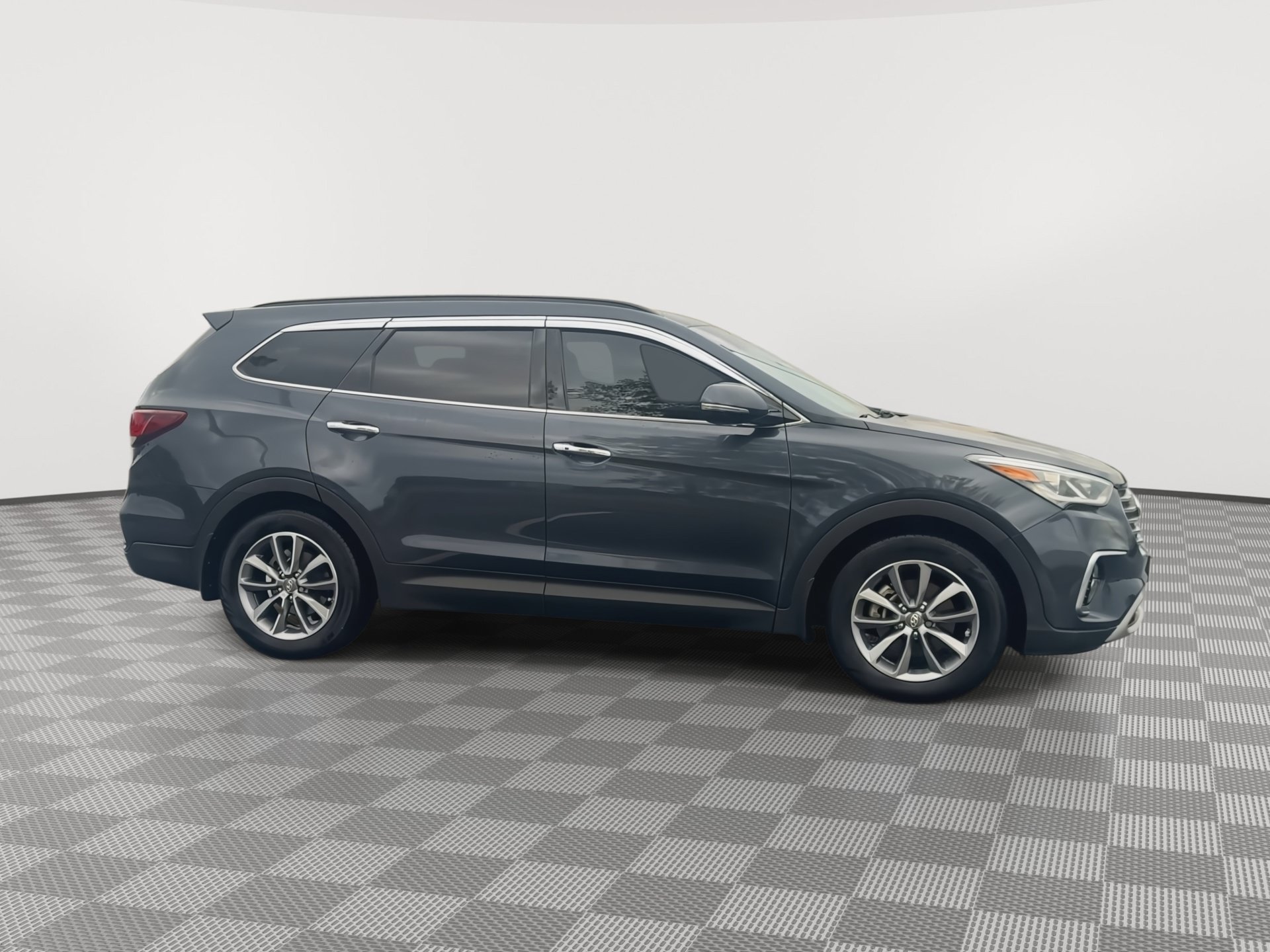 Used 2018 Hyundai Santa Fe SE w/ SE Premium Package 02 AWD/4WD image 2