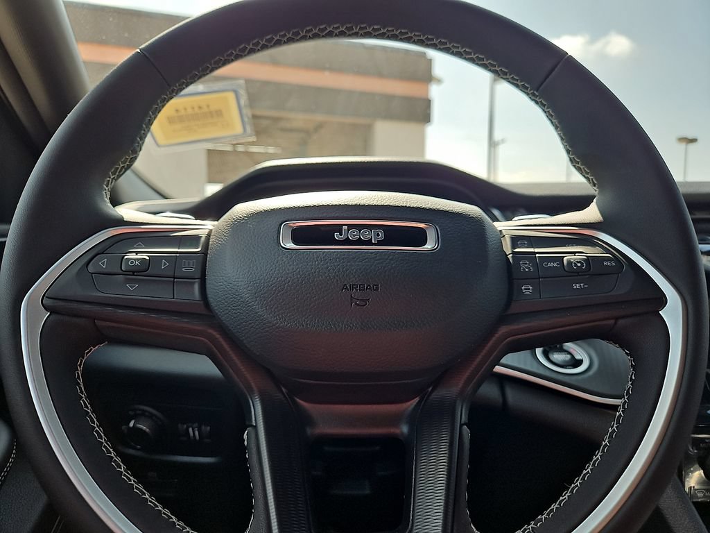 New 2026 Jeep Grand Cherokee Laredo AWD/4WD image 19