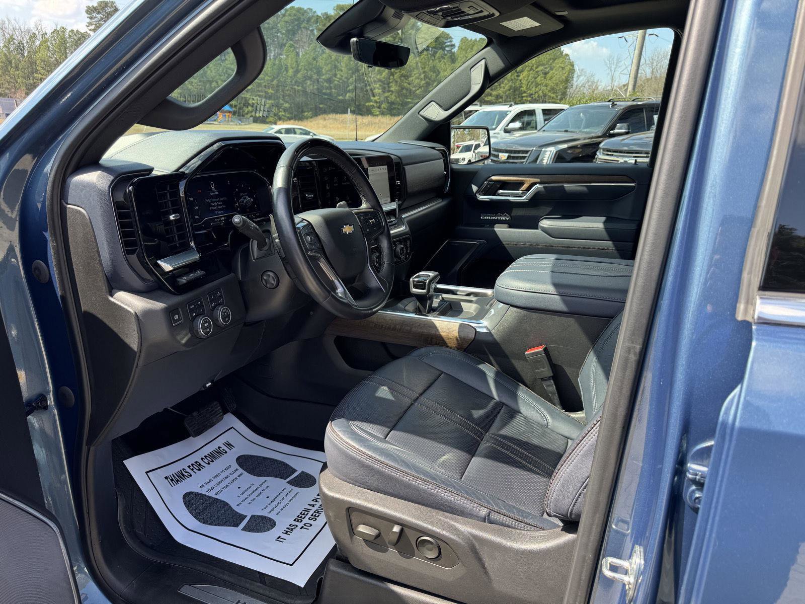 Used 2024 Chevrolet Silverado 1500 High Country image 2