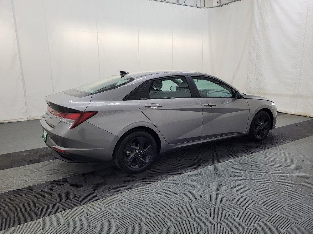 Used 2023 Hyundai Elantra SEL w/ Cargo Package image 10