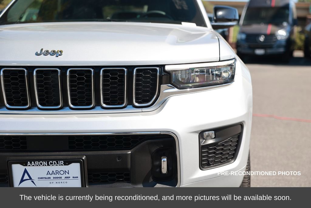 Used 2023 Jeep Grand Cherokee Overland image 5