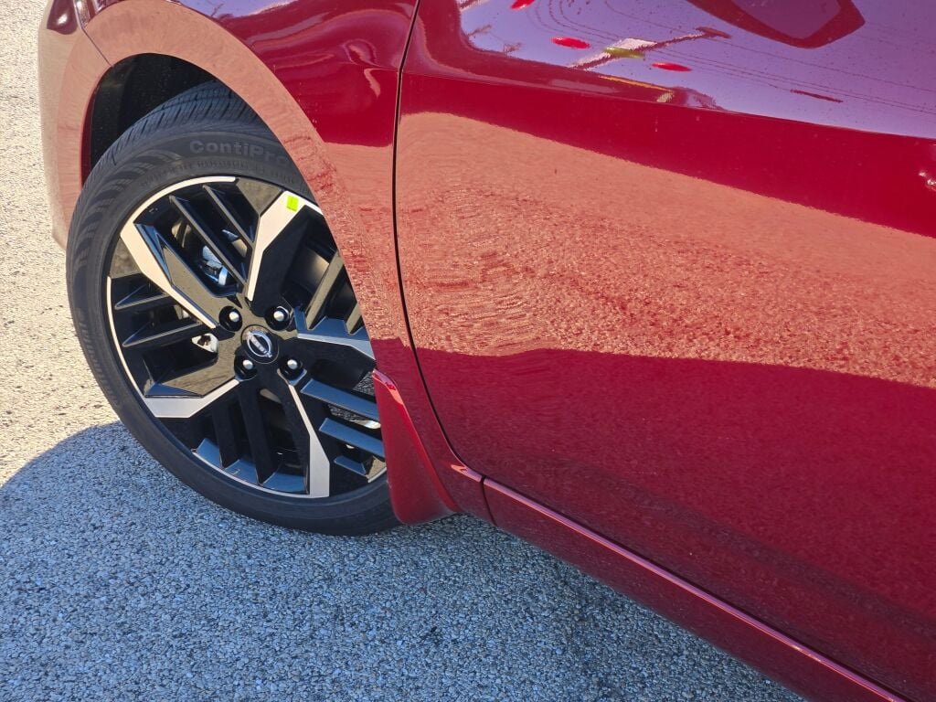 Used 2025 Nissan Versa SR w/ Trunk Package image 17