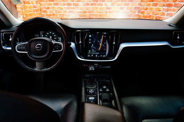 Used 2019 Volvo S60 T6 Momentum AWD/4WD image 10