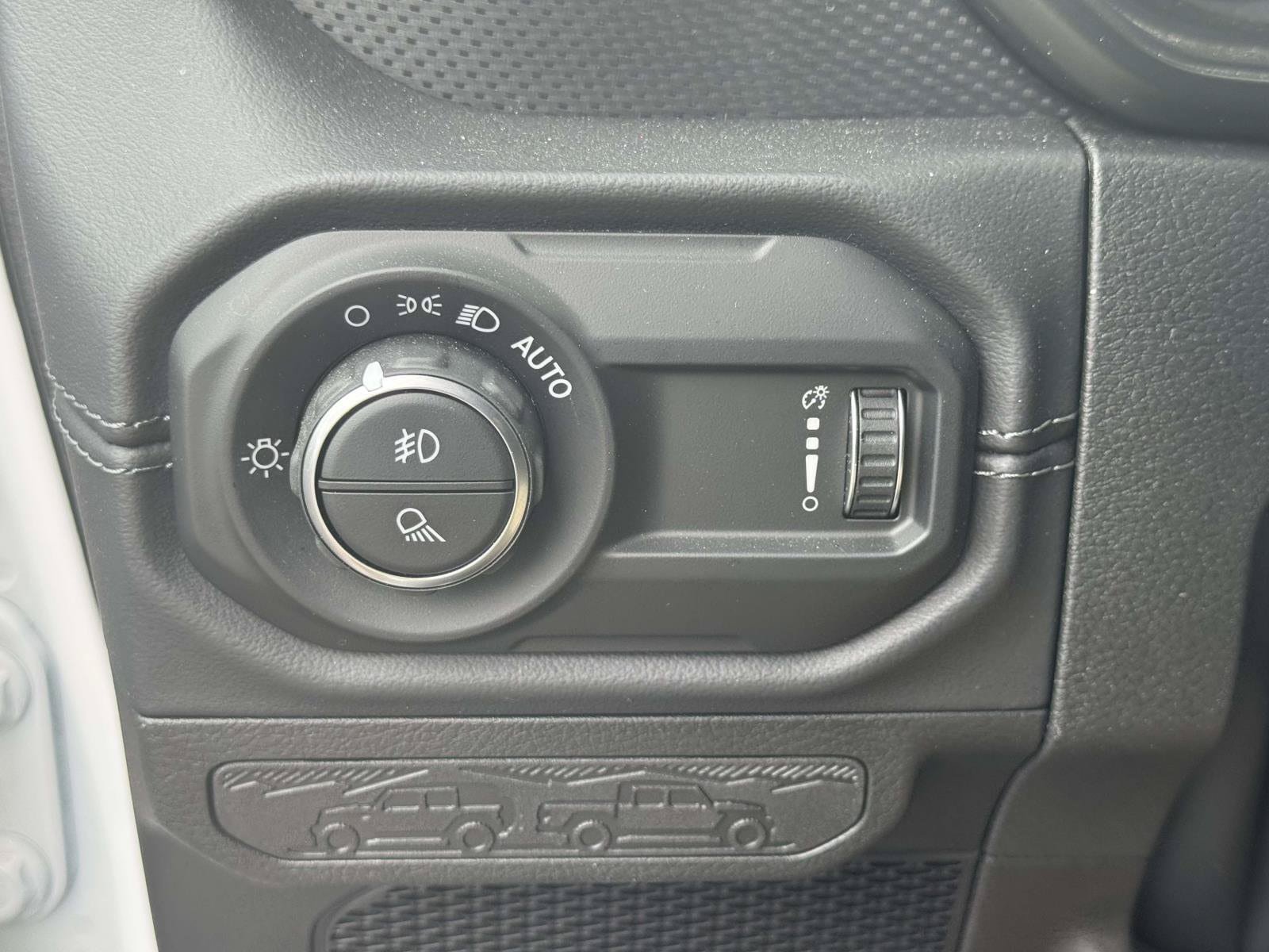 Used 2026 Jeep Gladiator Mojave AWD/4WD image 18