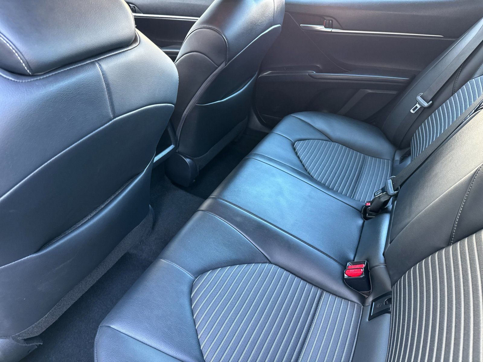 Used 2024 Toyota Camry SE image 12