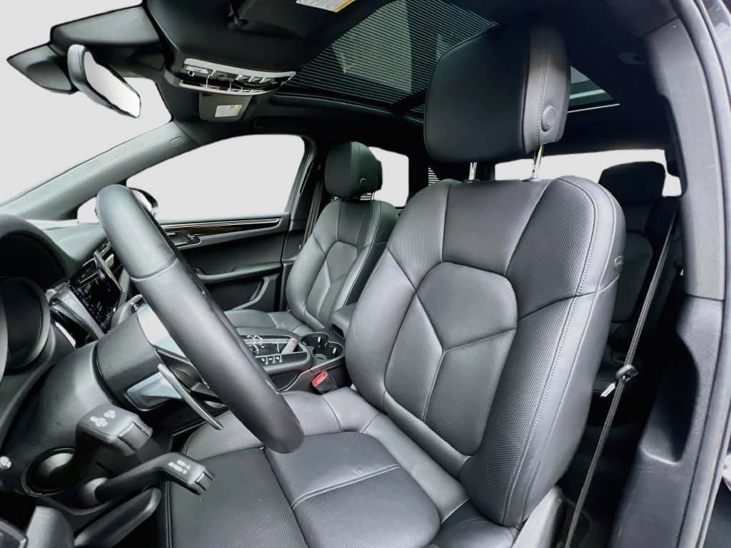 Certified 2021 Porsche Macan AWD/4WD image 5