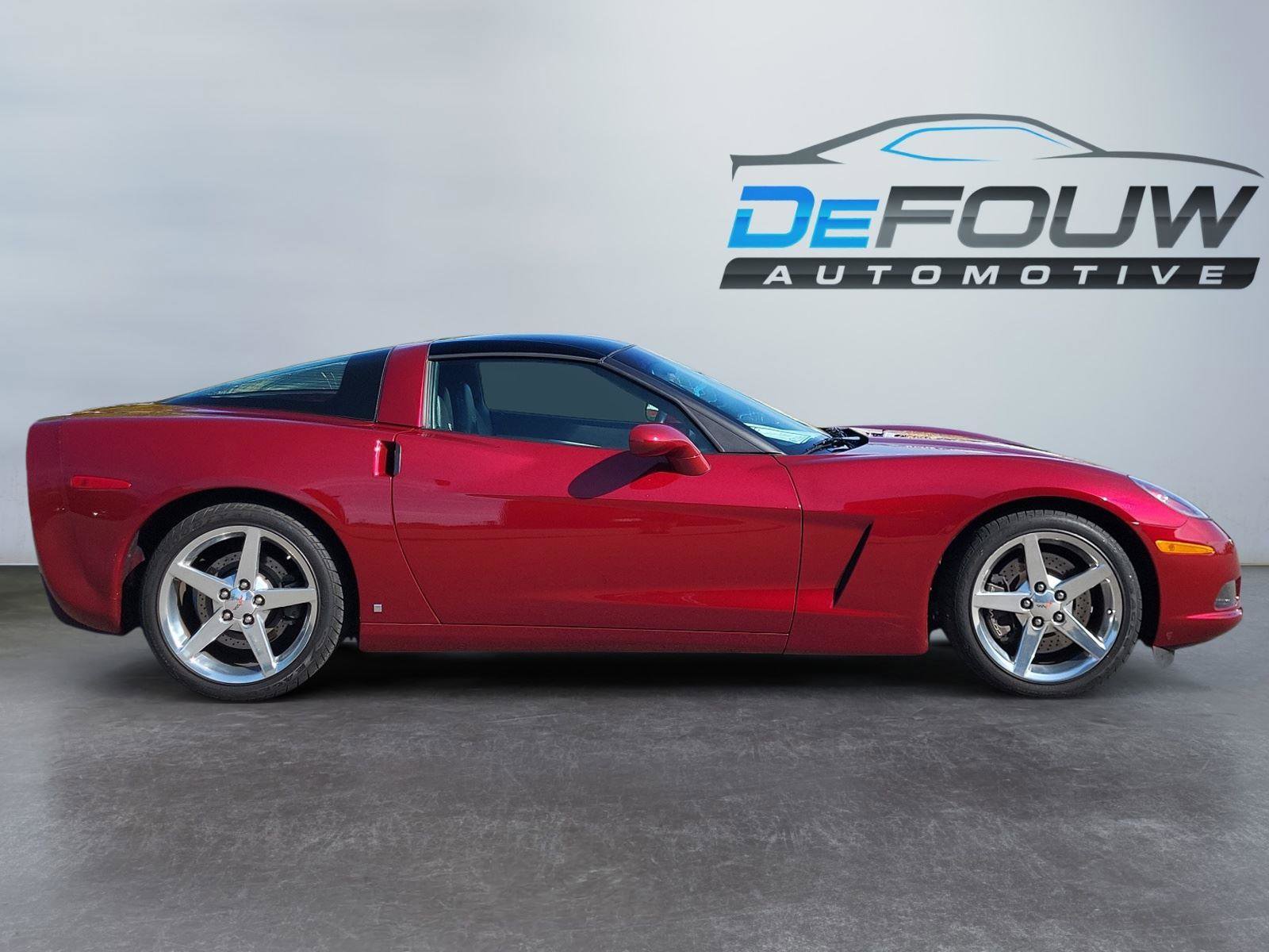 Used 2007 Chevrolet Corvette Coupe w/ Preferred Equipment Group image 2