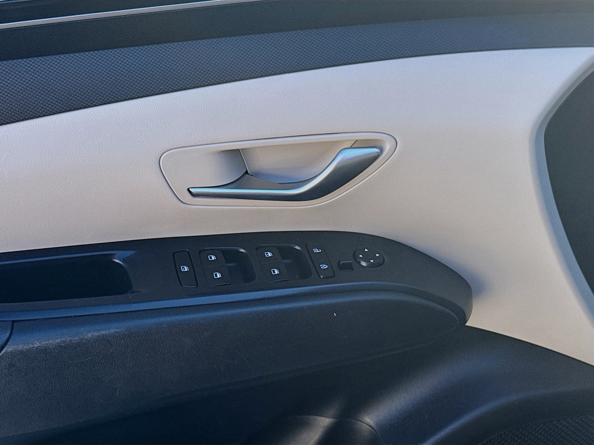 Used 2023 Hyundai Tucson SE image 14