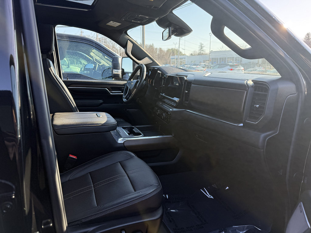 Used 2024 Chevrolet Silverado 2500 High Country w/ Z71 Off-Road Package AWD/4WD image 9