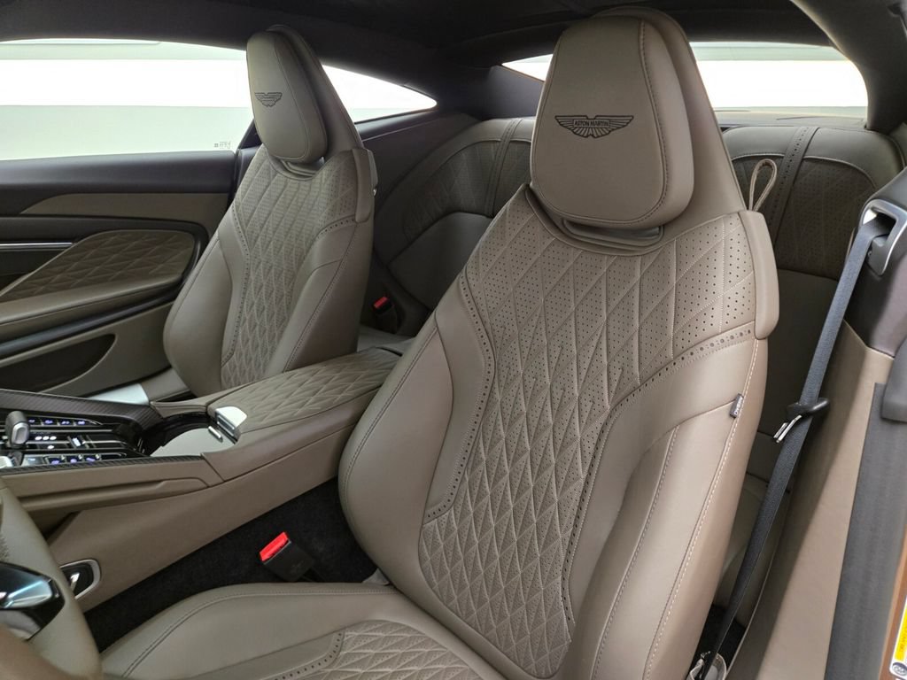 Used 2024 Aston Martin DB12 Coupe RWD image 29