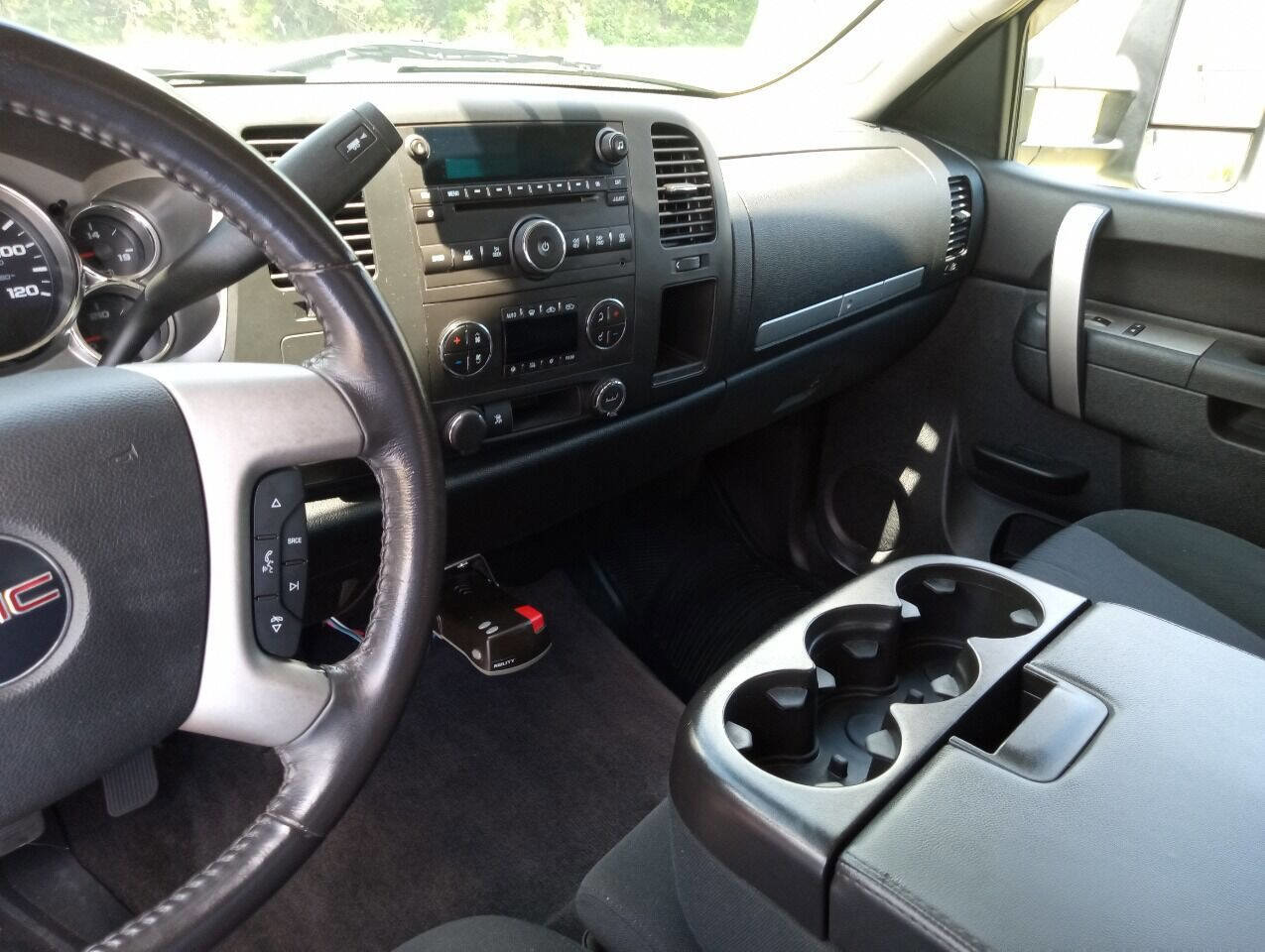 Used 2010 GMC Sierra 1500 SLE w/ Power Pack Plus AWD/4WD image 14