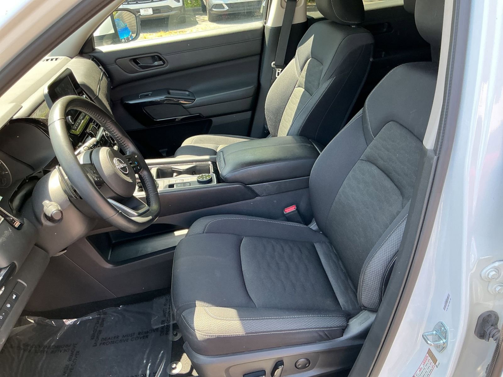 Used 2025 Nissan Pathfinder SV AWD/4WD image 33