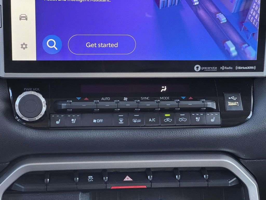 Used 2022 Toyota Tundra Limited w/ Power Package image 5