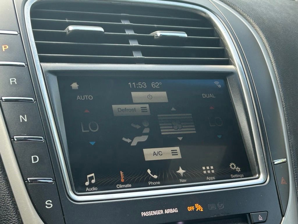 Used 2017 Lincoln MKX Reserve image 14