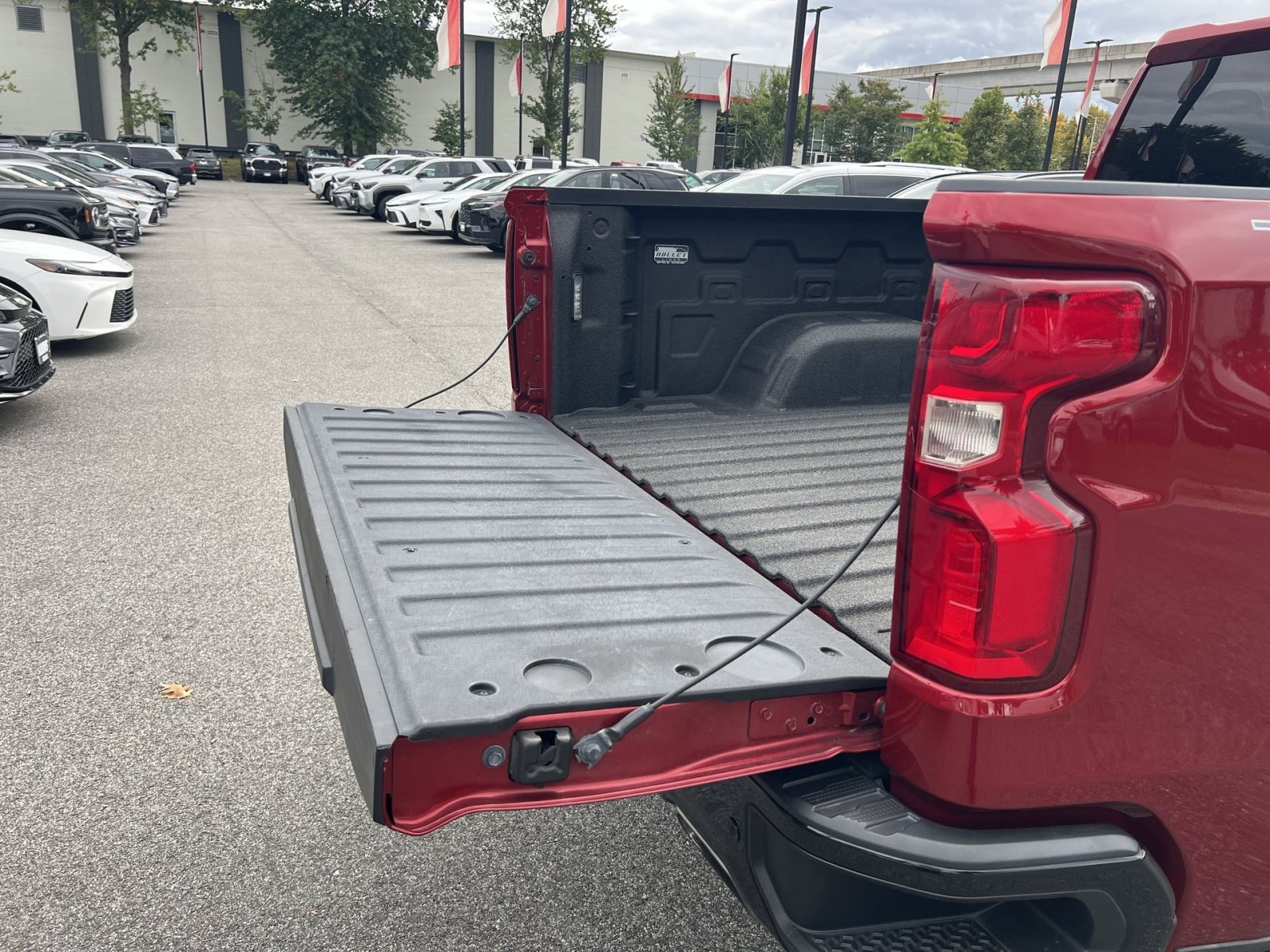 Used 2021 Chevrolet Silverado 1500 LT Trail Boss w/ Convenience Package II AWD/4WD image 22