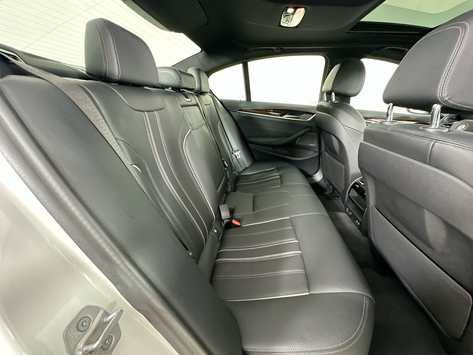 Used 2023 BMW 540i xDrive w/ Premium Package AWD/4WD image 42
