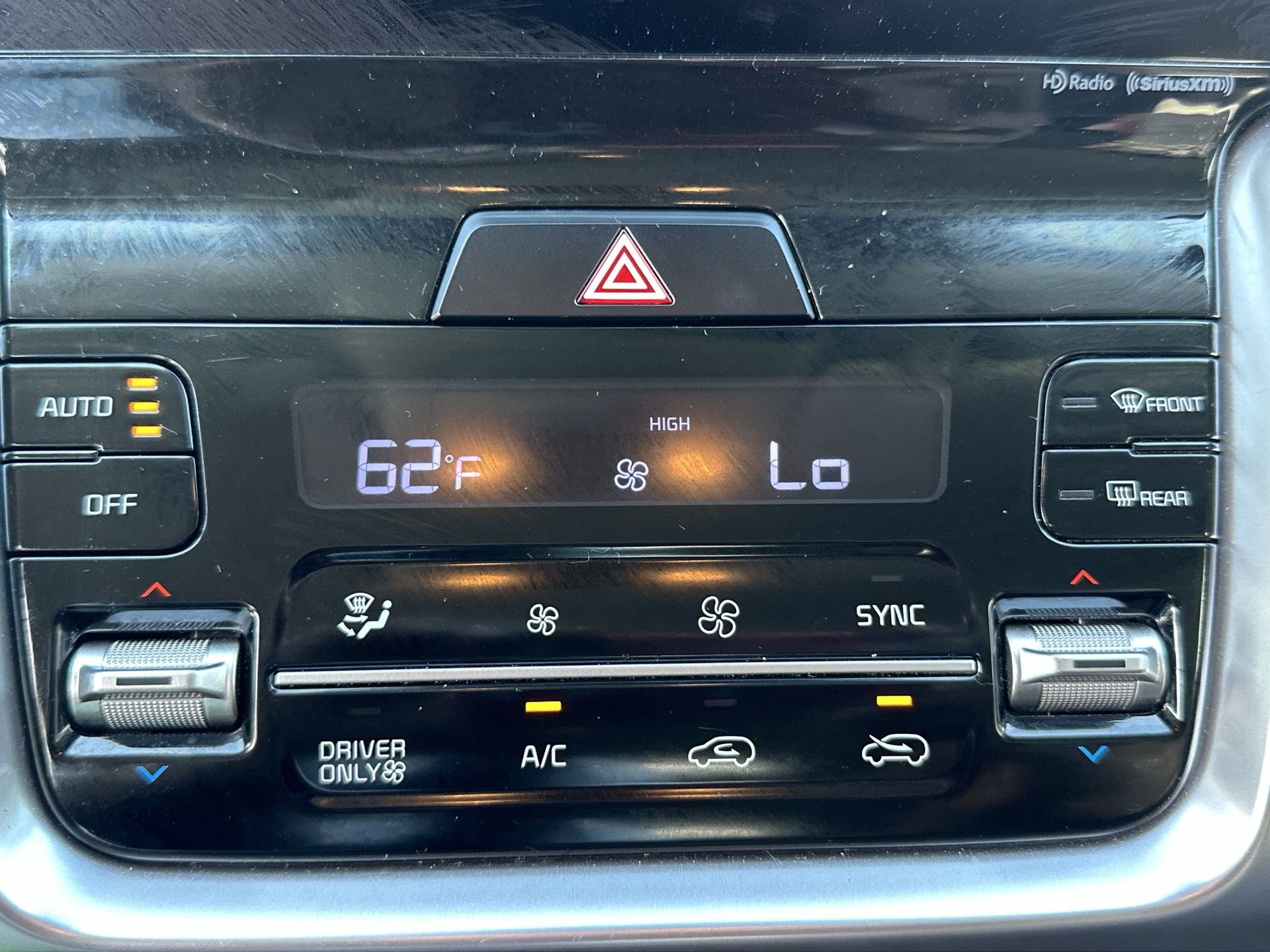 Used 2022 Kia Sorento EX image 17