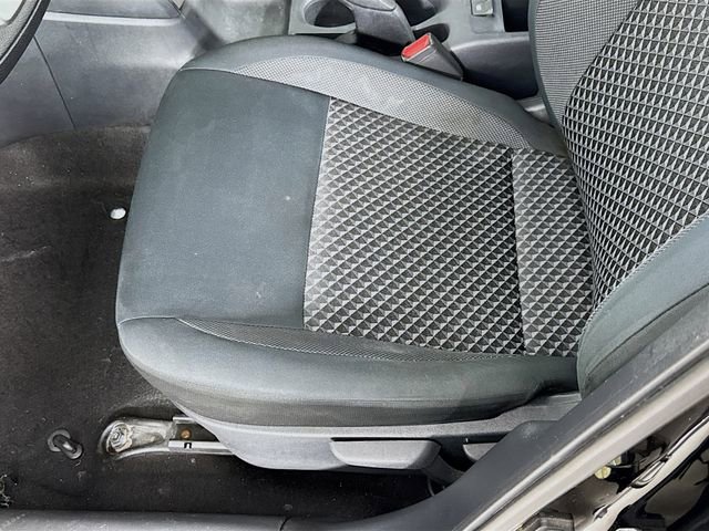 Used 2020 Nissan Versa S image 19