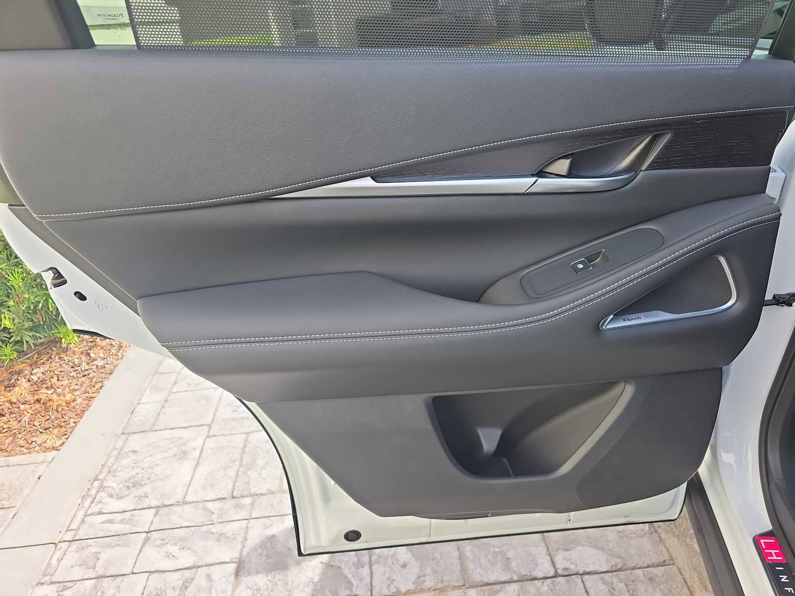 New 2026 INFINITI QX60 Autograph w/ Dark Cargo Package image 15