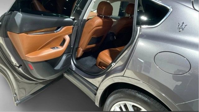 Used 2022 Maserati Levante GT image 11