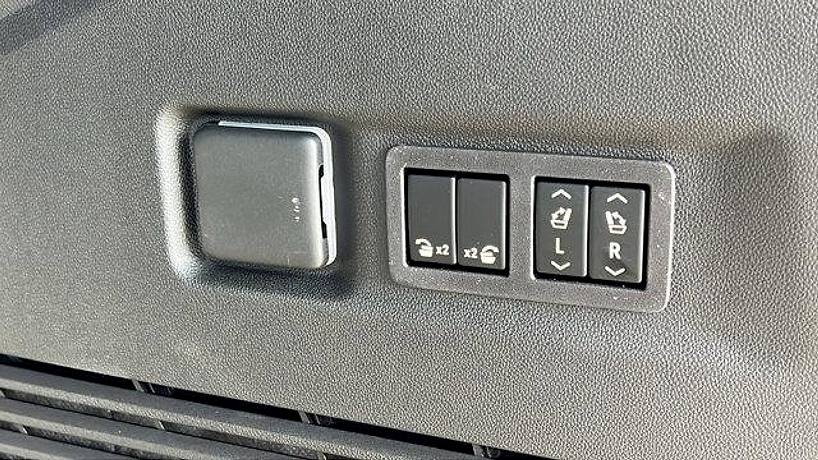 New 2026 Chevrolet Suburban High Country image 14