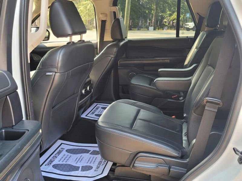 Used 2024 Ford Expedition XLT image 7