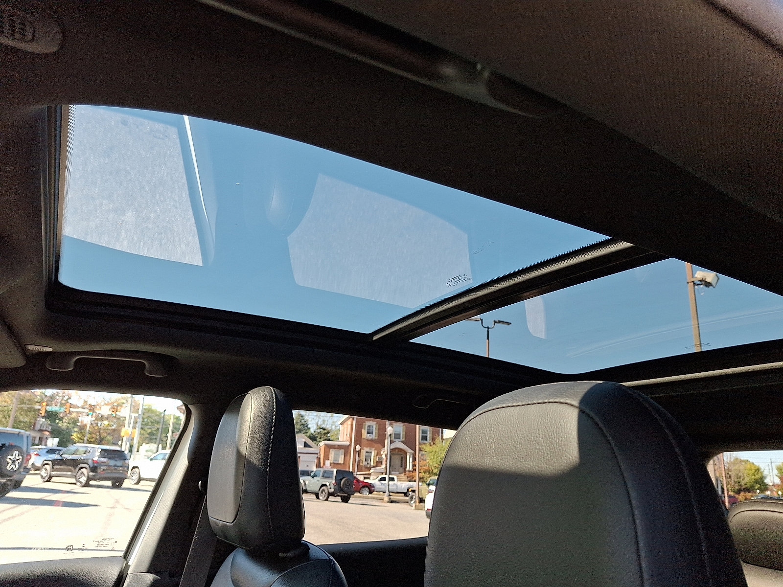 Used 2021 Jeep Compass Latitude w/ Sun and Sound Group image 16