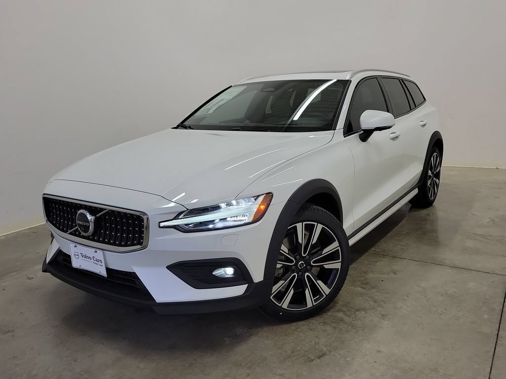 New 2026 Volvo V60 B5 Cross Country Ultra w/ Protection Package Premier AWD/4WD image 34