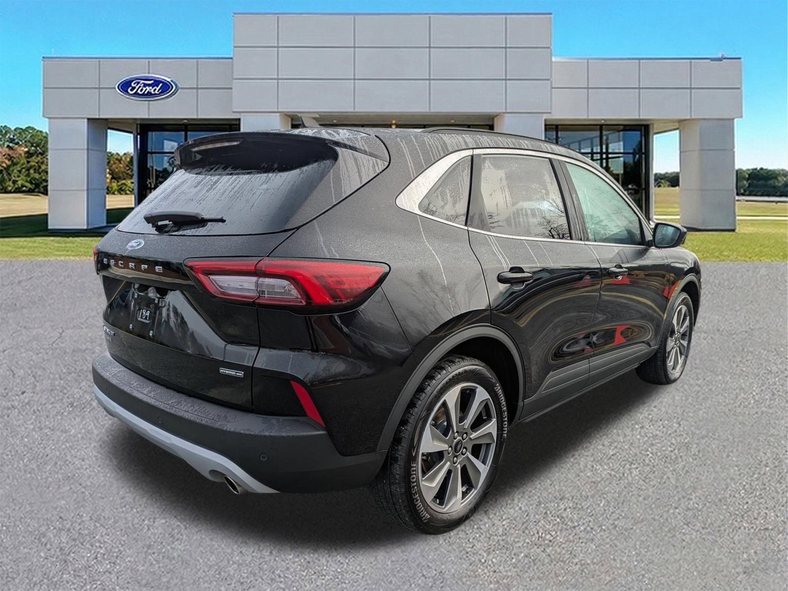 Certified 2025 Ford Escape Platinum AWD/4WD image 4