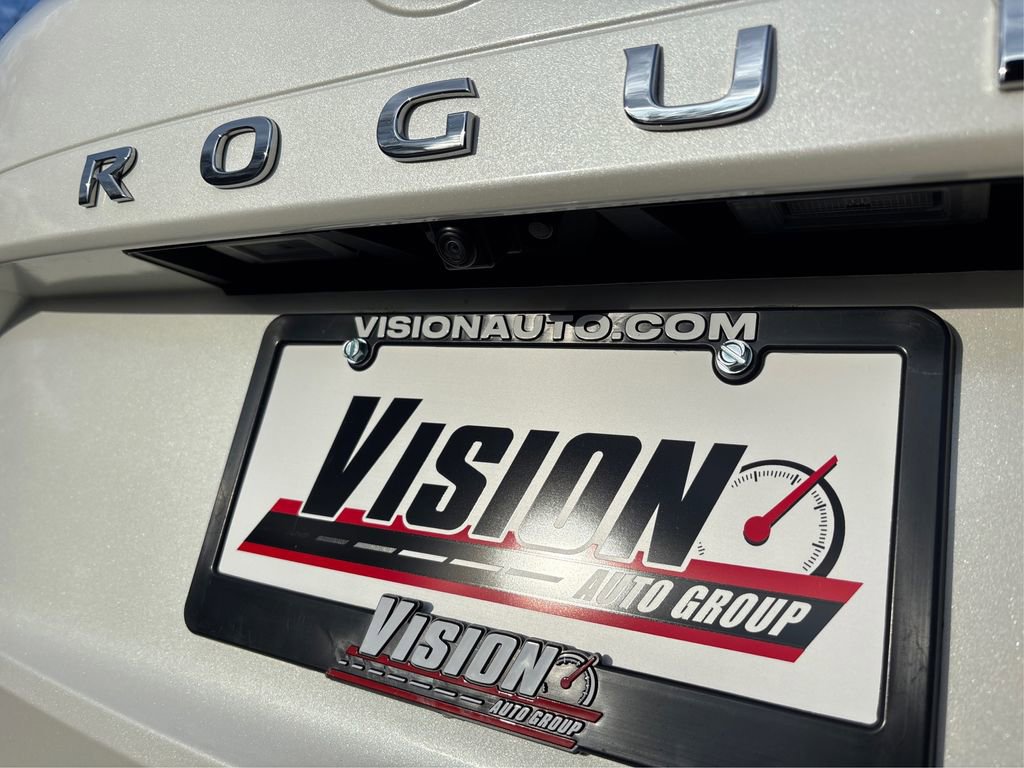 Used 2023 Nissan Rogue SV image 15