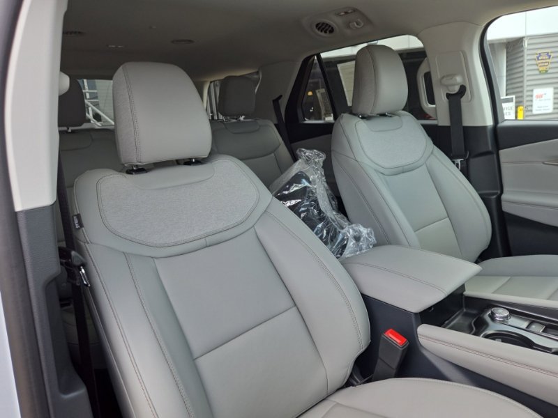 New 2026 Ford Explorer Active w/ Active Comfort Package AWD/4WD image 15