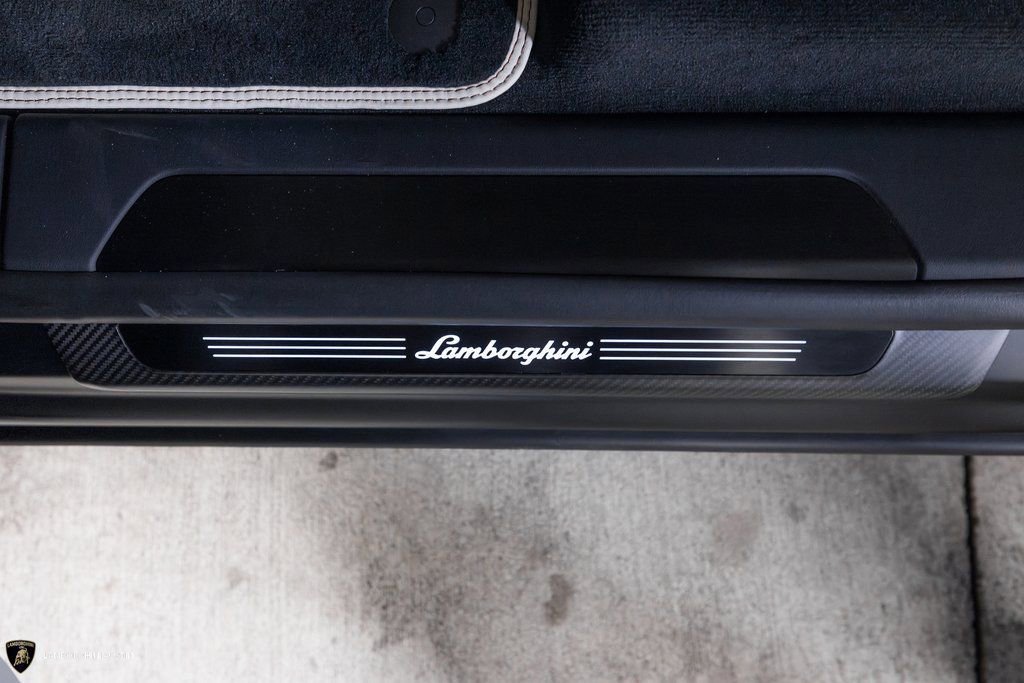 Used 2024 Lamborghini Urus S AWD/4WD image 23