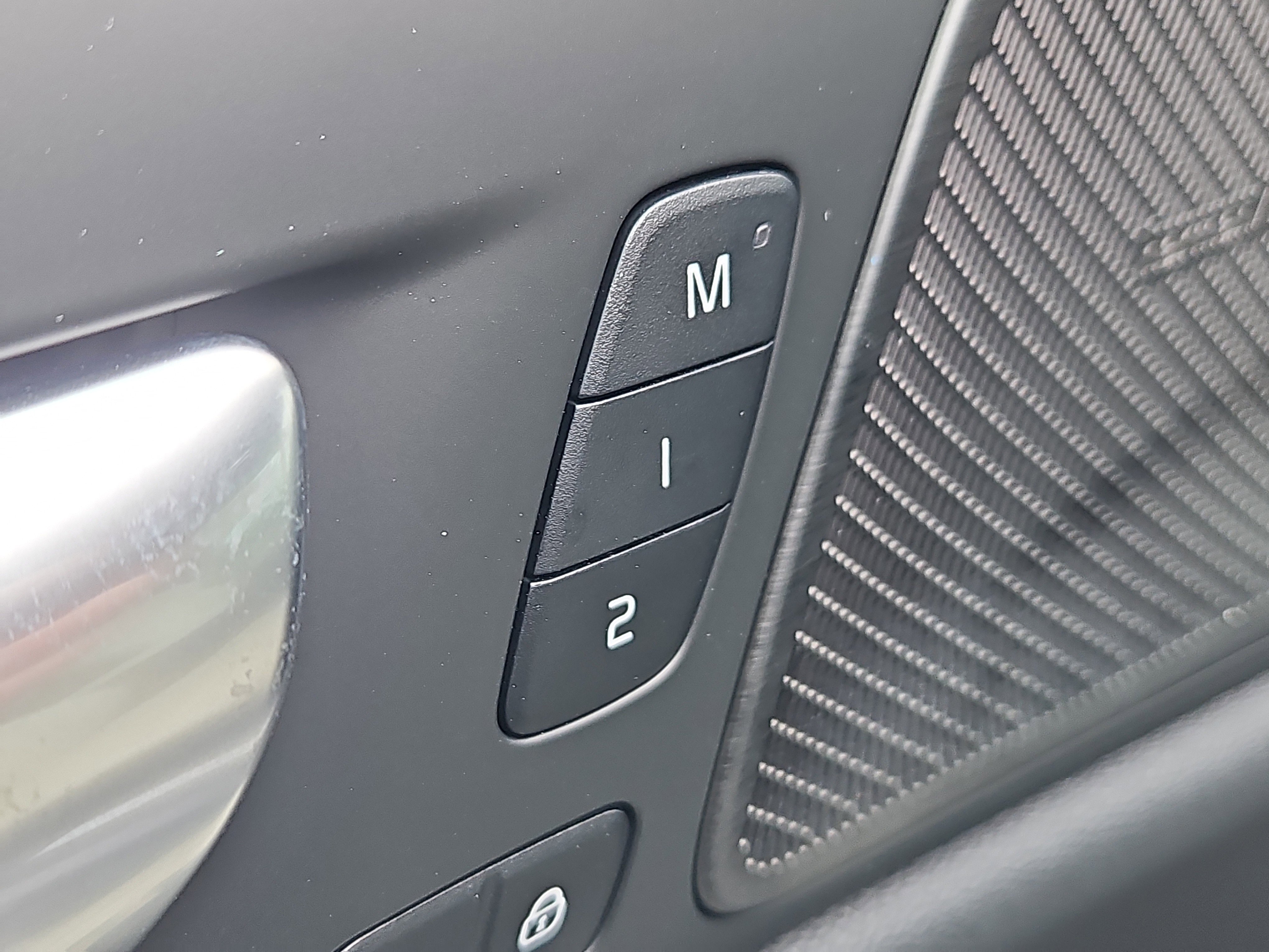 New 2026 Volvo V60 B5 Cross Country Ultra w/ Protection Package Premier image 10