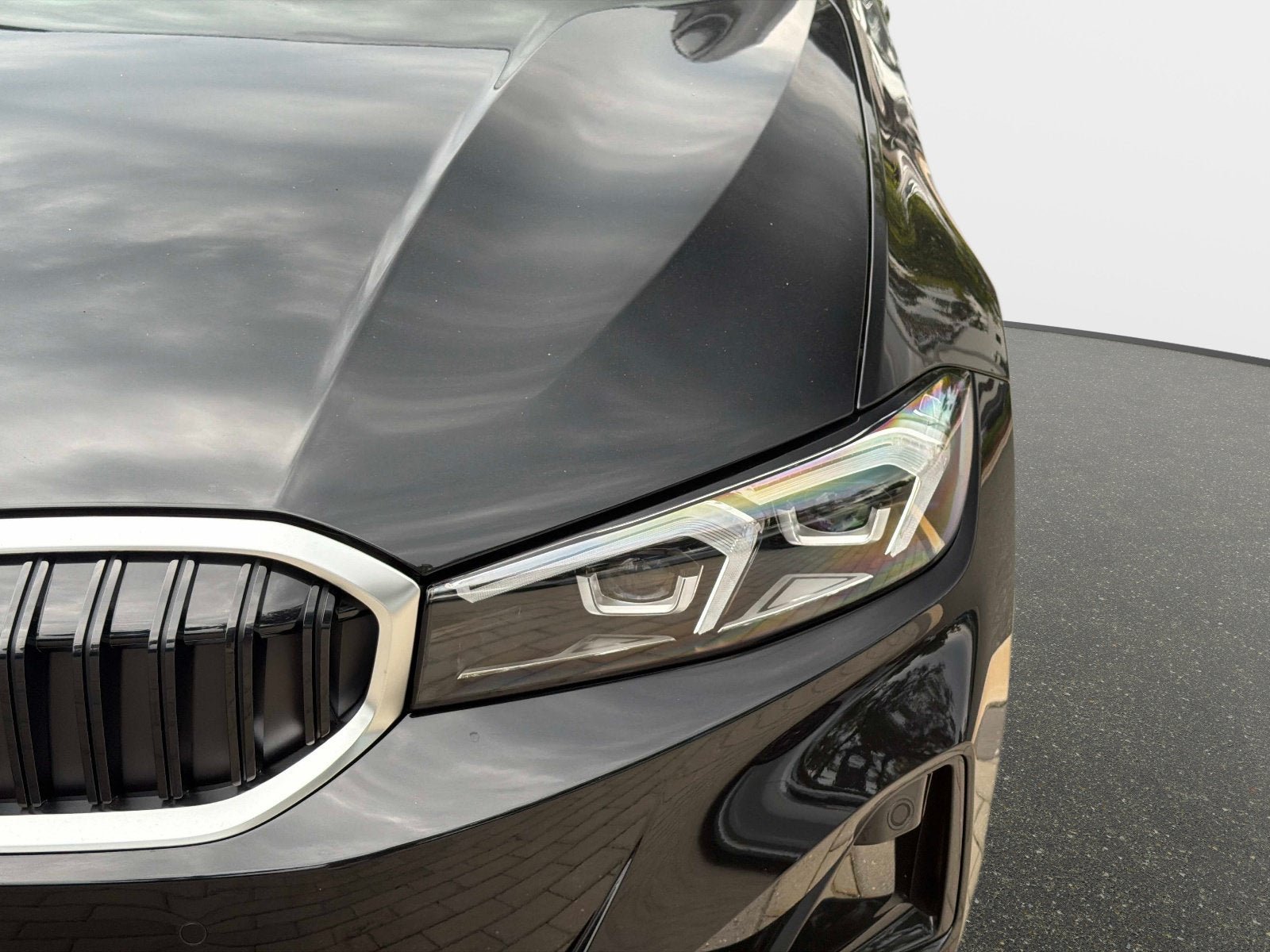 New 2026 BMW 330i Sedan w/ Convenience Package RWD image 9