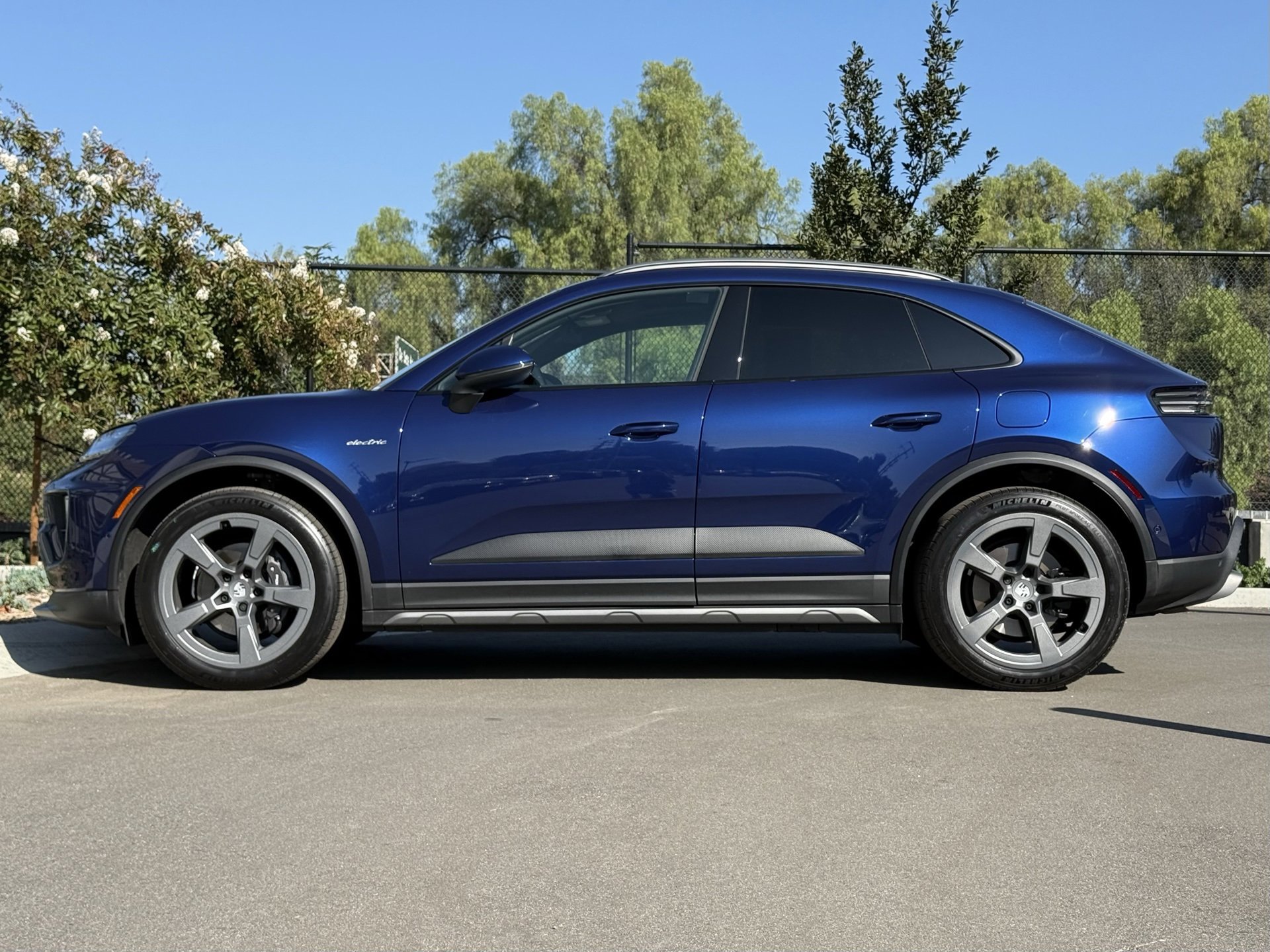 Used 2025 Porsche Macan Electric image 2