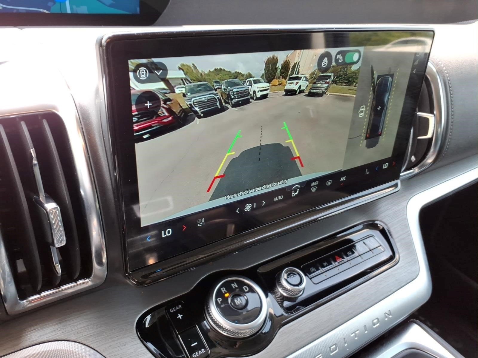 Used 2025 Ford Expedition Max Platinum AWD/4WD image 24