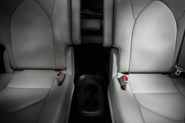 Used 2022 Toyota Highlander Limited AWD/4WD image 18