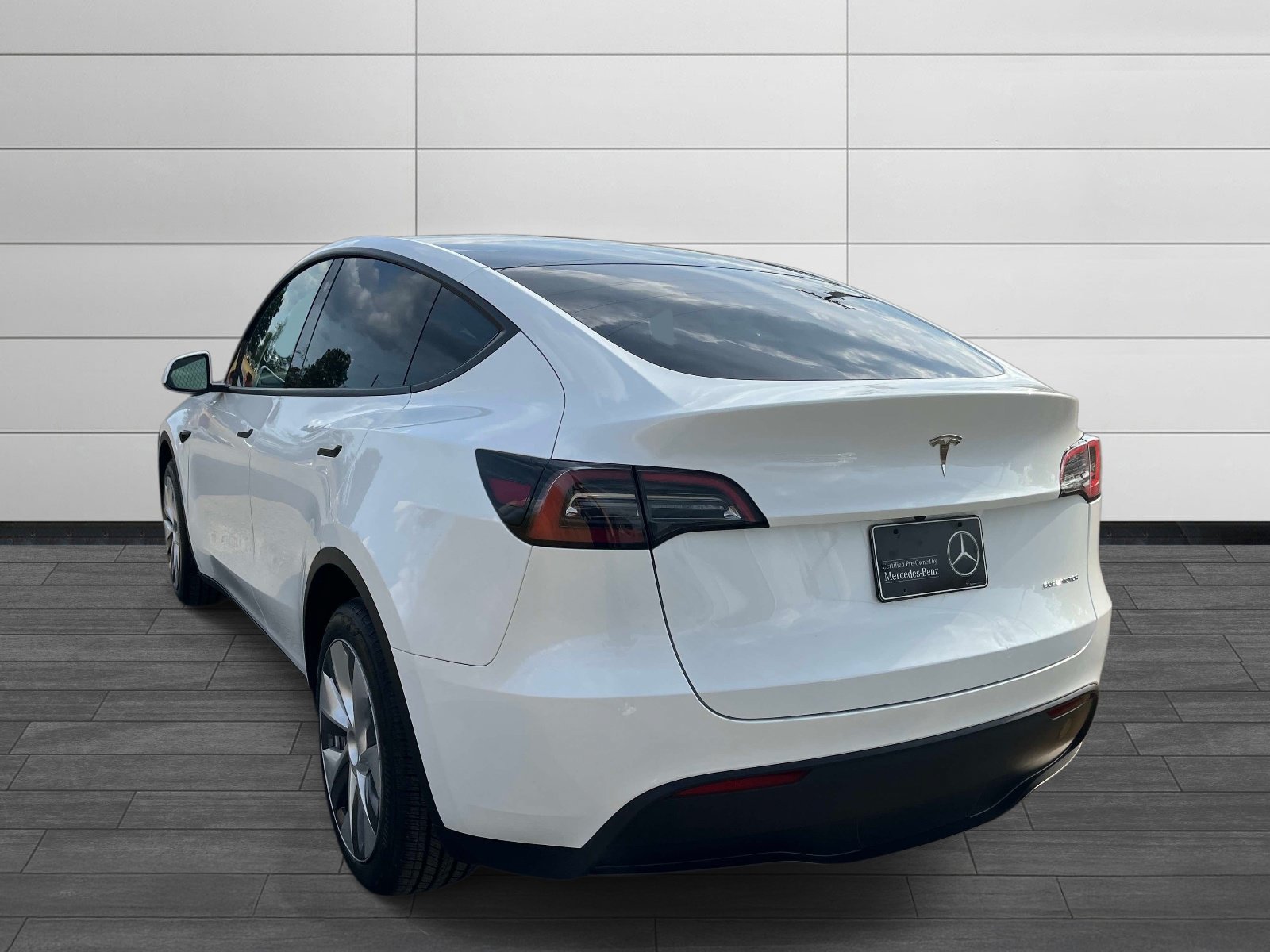 Used 2023 Tesla Model Y Long Range AWD/4WD image 5