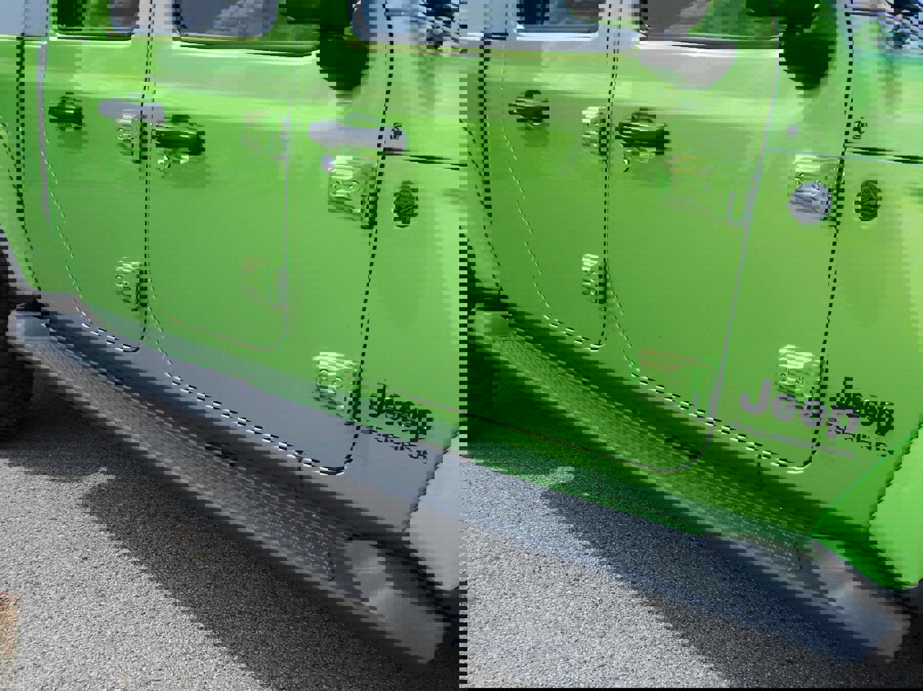 New 2025 Jeep Gladiator Sport image 11