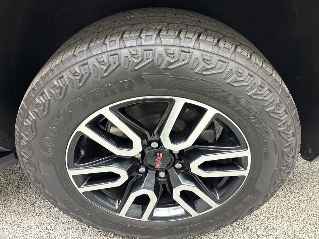 Used 2023 GMC Yukon AT4 image 14