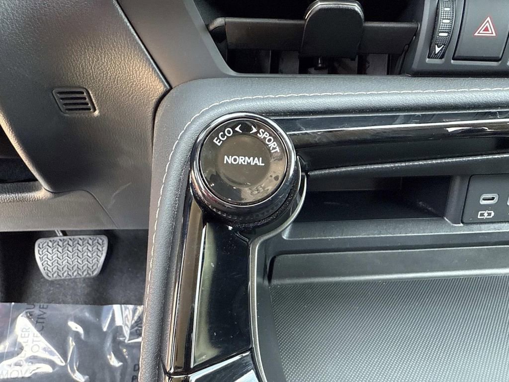 Used 2024 Lexus NX 250 FWD w/ Towing Package (2000 Lbs) image 33