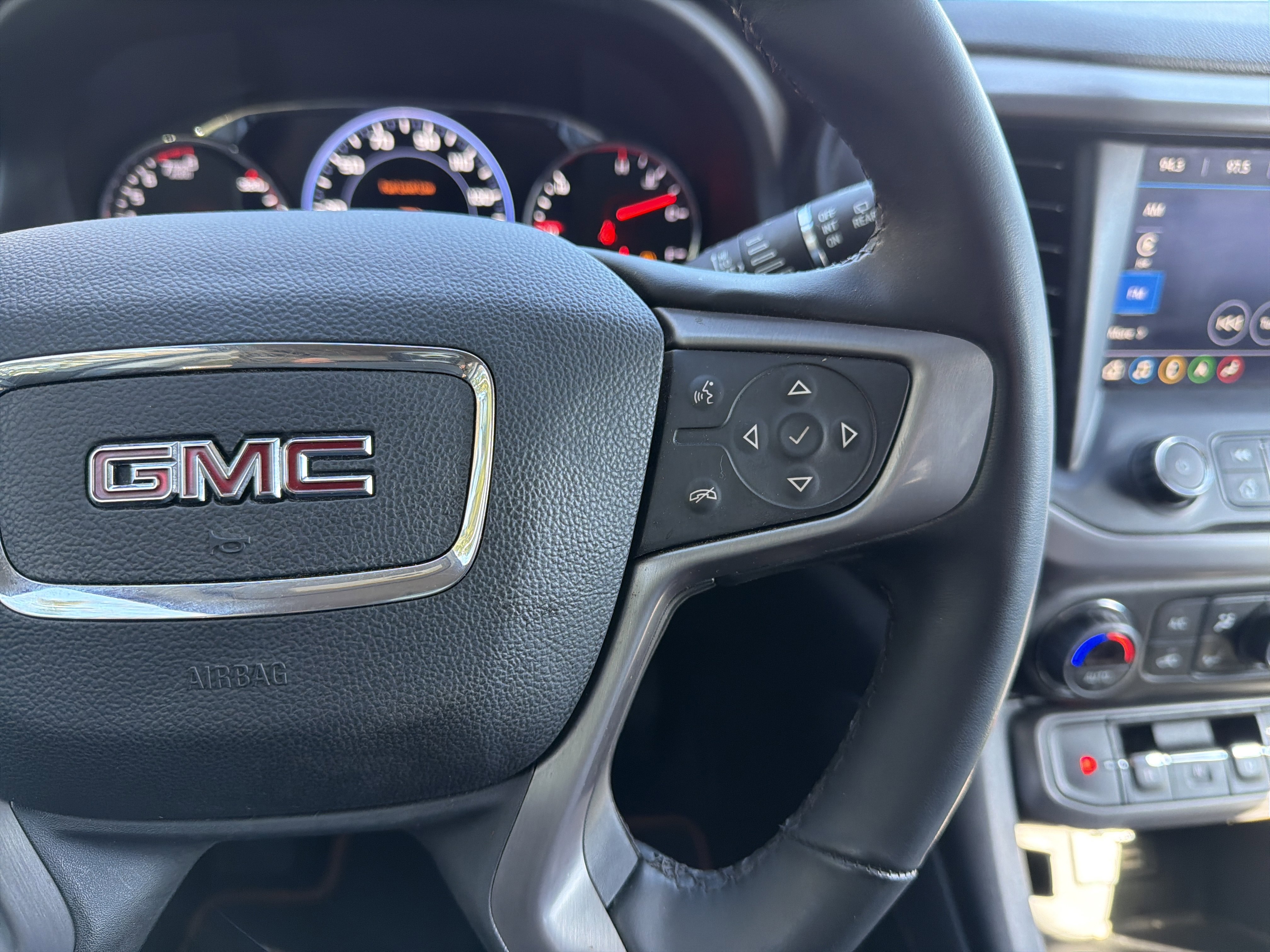 Used 2023 GMC Acadia AT4 w/ Technology Package image 20