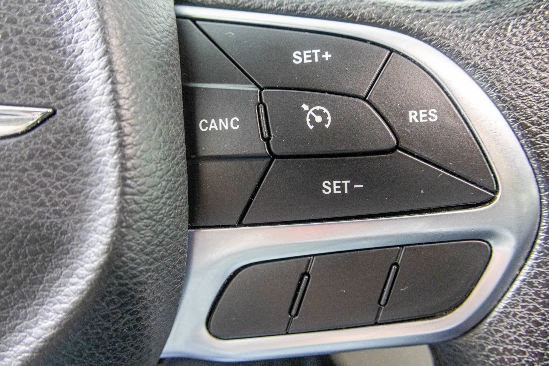 Used 2020 Chrysler Voyager LX FWD image 28